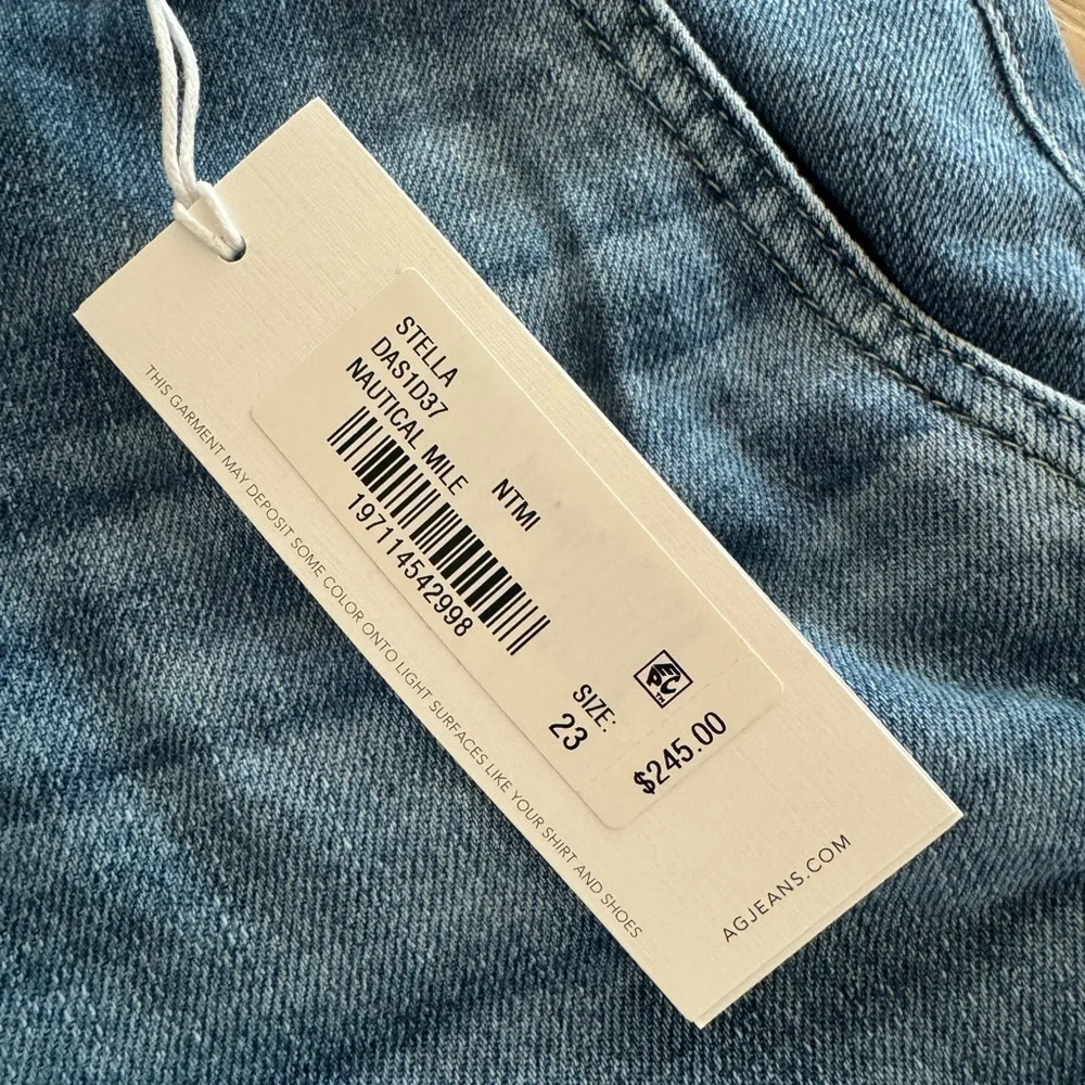 AG Relaxed Blue Jeans- NWT - Picture 7 of 7